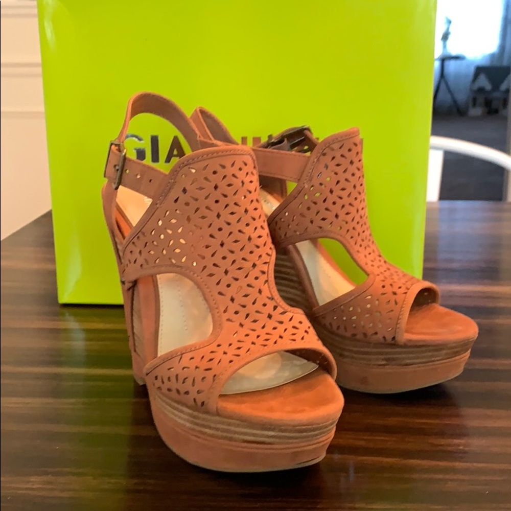 Gianni Bini Wedge